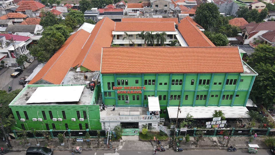 Fasilitas sekolah kami dirancang untuk menjadi wadah bagi siswa dalam mencapai visi sekolah
